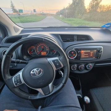 Toyota Yaris  Hatchback 2012,  1.0 benzyna - Na sprzedaż za 19 990 zł - Tomaszów Lubelski - zdjęcie 6