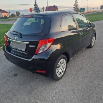 Toyota Yaris  Hatchback 2012,  1.0 benzyna - Na sprzedaż za 19 990 zł - Tomaszów Lubelski - zdjęcie 4