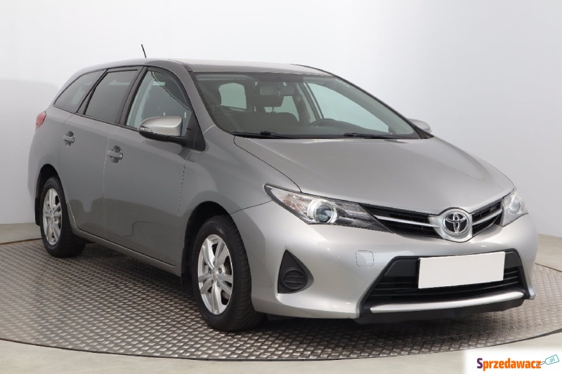 Toyota Auris 1.6 Valvematic (132KM), 2014 - Samochody osobowe - Bielany Wrocławskie