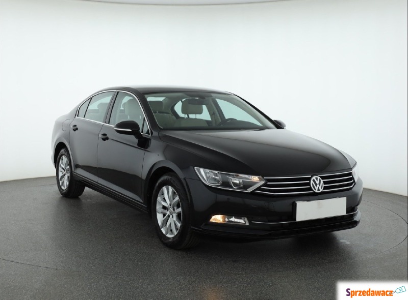 Volkswagen Passat  Liftback 2016,  1.4 benzyna - Na sprzedaż za 56 999 zł - Piaseczno