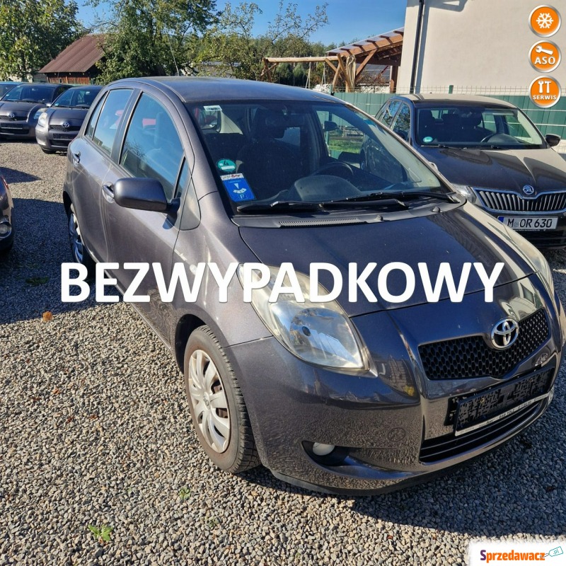 Toyota Yaris  Hatchback 2009,  1.3 benzyna - Na sprzedaż za 17 990 zł - Tomaszów Lubelski