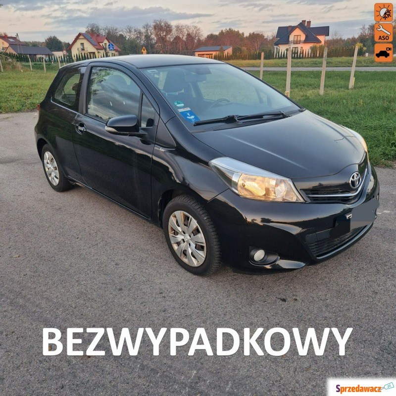 Toyota Yaris  Hatchback 2012,  1.0 benzyna - Na sprzedaż za 19 990 zł - Tomaszów Lubelski