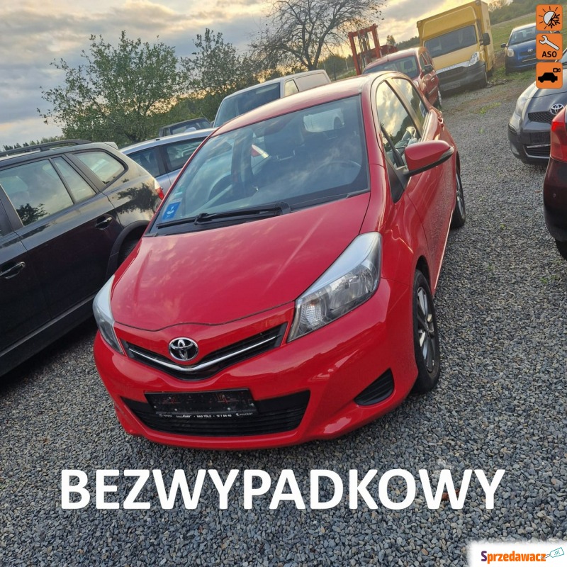 Toyota Yaris  Hatchback 2014,  1.0 benzyna - Na sprzedaż za 24 600 zł - Tomaszów Lubelski