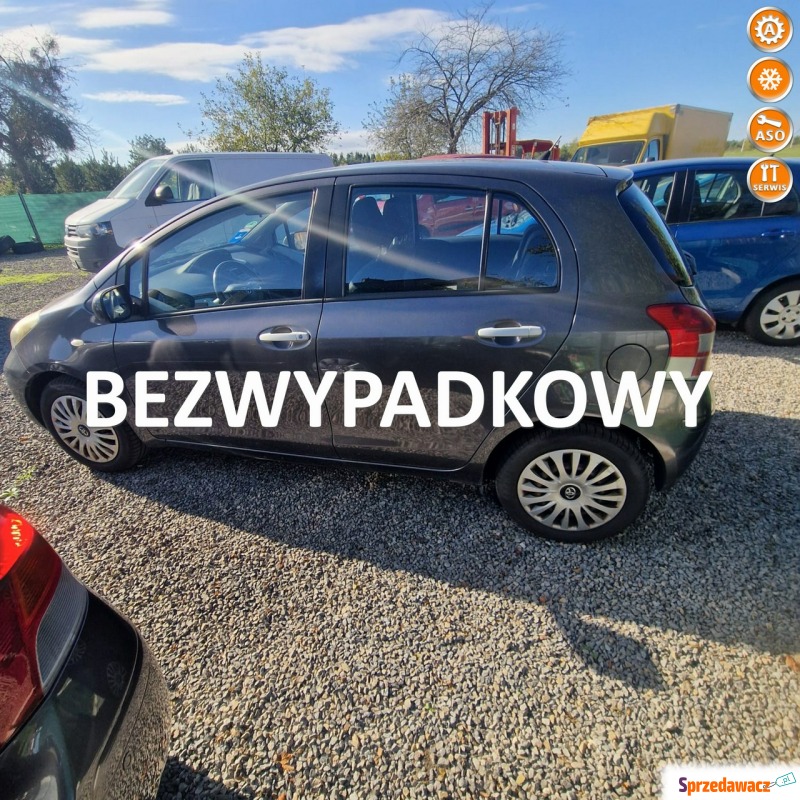 Toyota Yaris  Hatchback 2011,  1.3 benzyna - Na sprzedaż za 22 300 zł - Tomaszów Lubelski