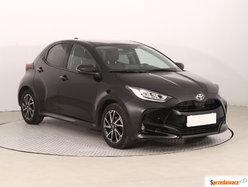 Toyota Yaris  Hatchback 2020,  1.5 benzyna - Na sprzedaż za 75 999 zł - Warszawa