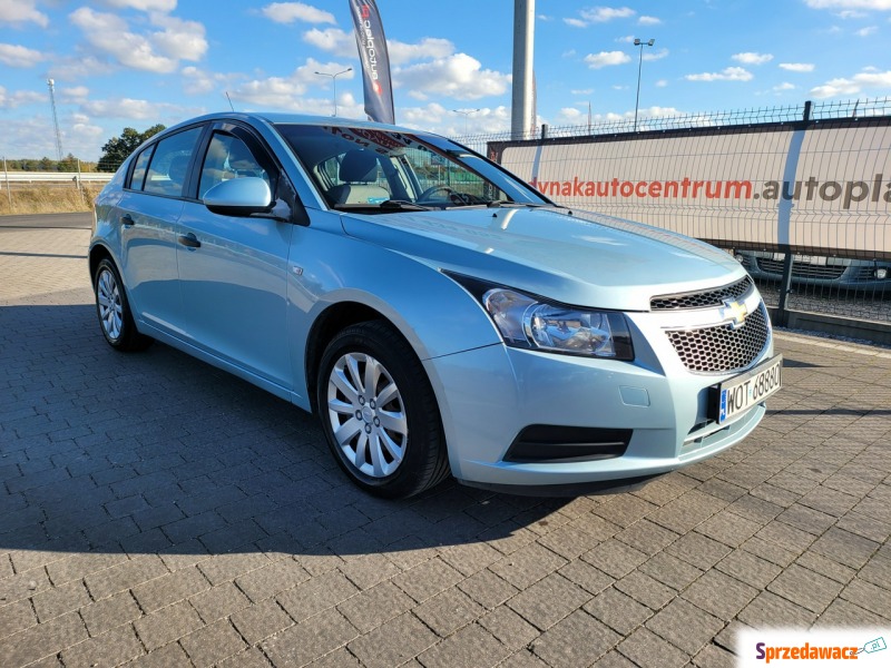 Chevrolet Cruze  Hatchback 2011,  1.6 benzyna - Na sprzedaż za 14 900 zł - Lipówki