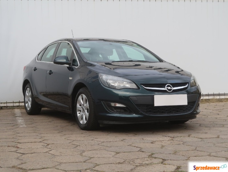 Opel Astra  Hatchback 2016,  1.4 benzyna+LPG - Na sprzedaż za 41 999 zł - Łódź