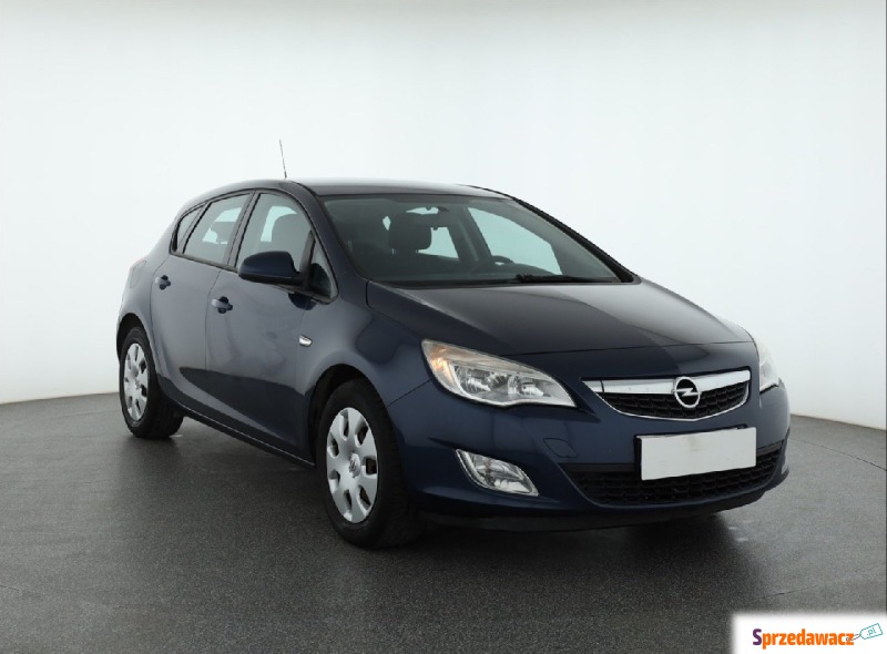 Opel Astra  Hatchback 2011,  1.7 diesel - Na sprzedaż za 15 499 zł - Piaseczno