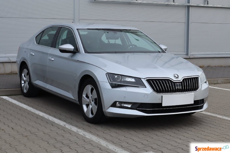 Skoda Superb  Liftback 2016,  1.4 benzyna - Na sprzedaż za 64 999 zł - Elbląg