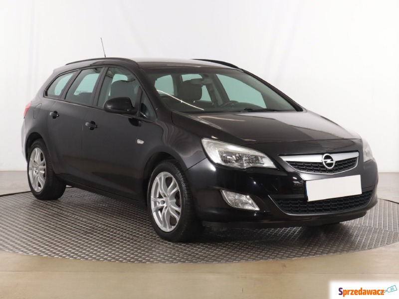 Opel Astra 1.4 16V (101KM), 2011 - Samochody osobowe - Zabrze