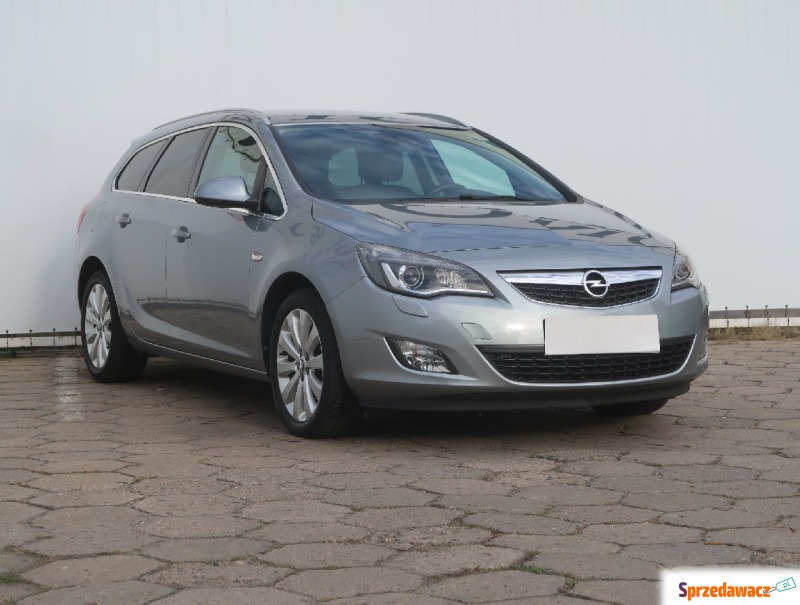 Opel Astra  Kombi 2011,  1.4 benzyna - Na sprzedaż za 27 999 zł - Łódź