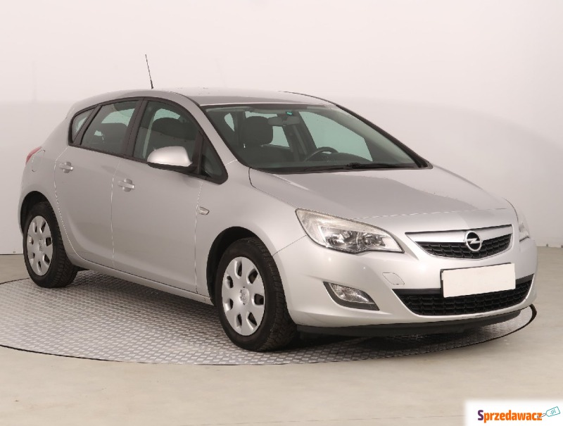 Opel Astra  Hatchback 2011,  1.6 benzyna - Na sprzedaż za 26 999 zł - Jelenia Góra