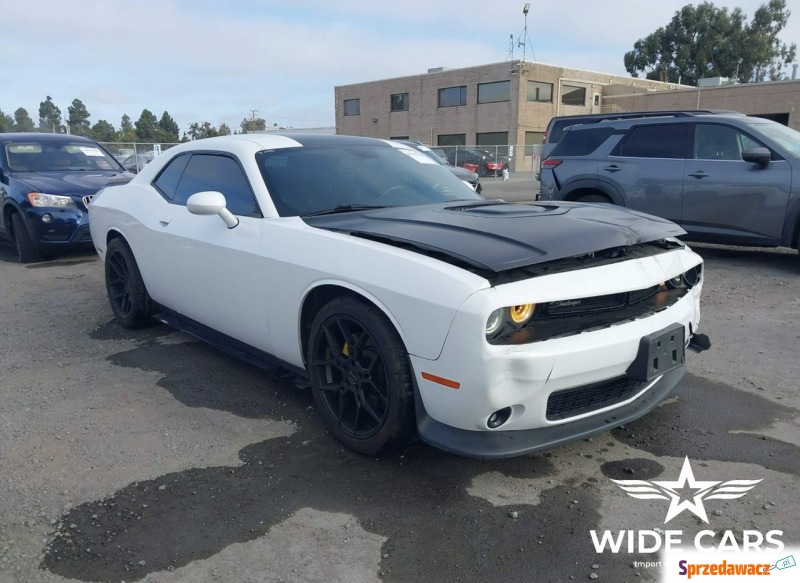 Dodge Challenger  Coupe/Sportowy 2017,  5.7 benzyna - Na sprzedaż za 58 100 zł - Sękocin Nowy