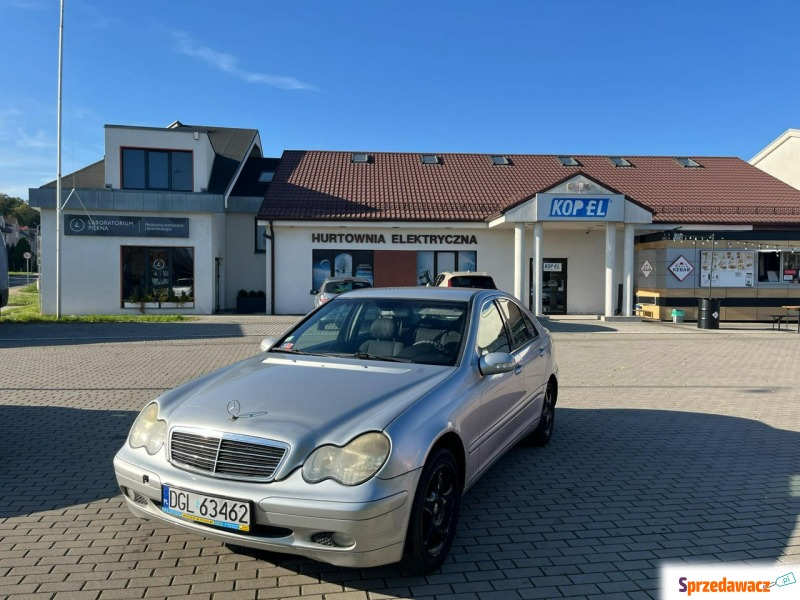 Mercedes - Benz C-klasa  Hatchback 2000,  2.0 benzyna+LPG - Na sprzedaż za 4 200,00 zł - Głogów