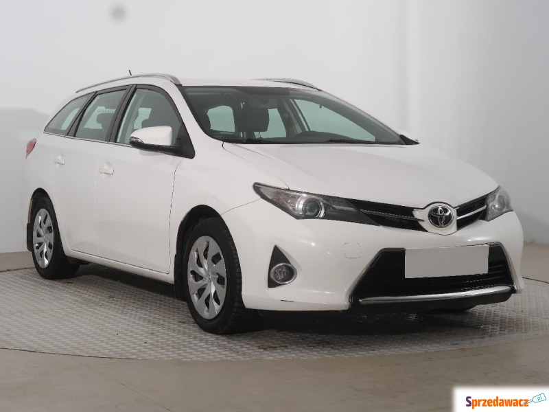 Toyota Auris  Kombi 2013,  1.6 benzyna+LPG - Na sprzedaż za 39 999 zł - Radom