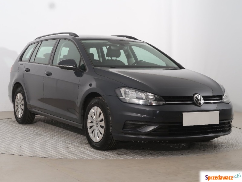 Volkswagen Golf  Kombi 2019,  1.0 benzyna - Na sprzedaż za 39 999 zł - Szczecinek