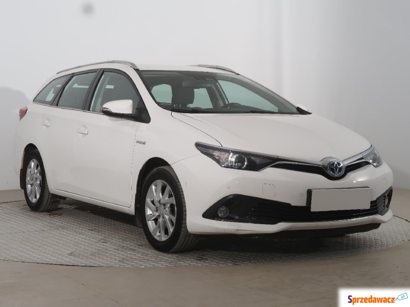 Toyota Auris Hybrid (136KM), 2016 - Samochody osobowe - Leszno