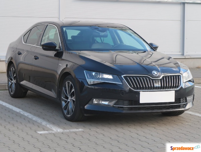 Skoda Superb  Liftback 2016,  2.0 benzyna - Na sprzedaż za 77 999 zł - Boguszów-Gorce