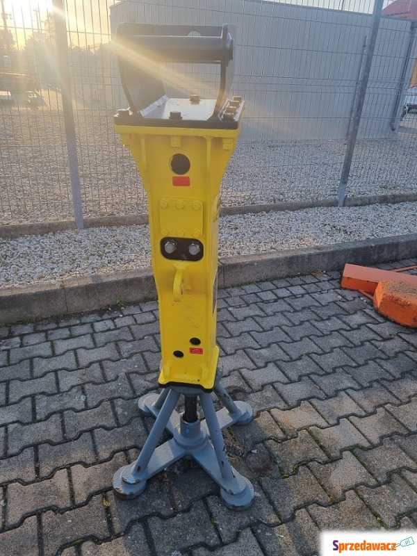 DHB 10S Młot hydrauliczny.