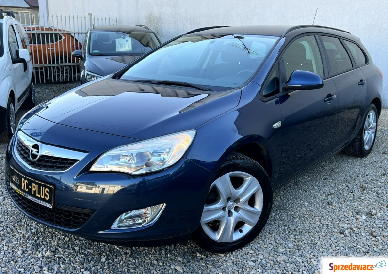 Opel Astra 2012,  1.4 benzyna - Na sprzedaż za 23 900 zł - Częstochowa