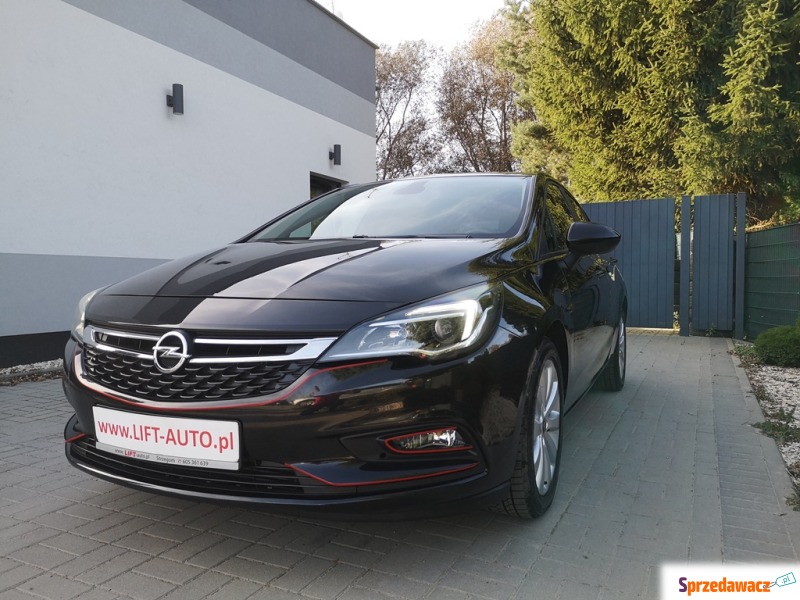 Opel Astra 2016,  1.6 diesel - Na sprzedaż za 34 900 zł - Strzegom