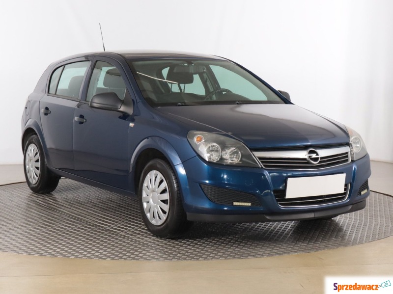 Opel Astra  Hatchback 2010,  1.4 benzyna+LPG - Na sprzedaż za 14 999 zł - Zabrze