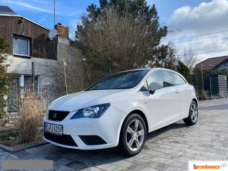 Seat Ibiza  Liftback 2013,  1.4 benzyna - Na sprzedaż za 14 900 zł - Poznań