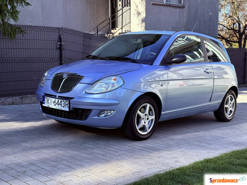 Lancia Ypsilon  Hatchback 2004,  1.4 benzyna - Na sprzedaż za 9 900,00 zł - Piekoszów