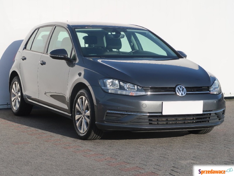 Volkswagen Golf  Hatchback 2017,  1.0 benzyna - Na sprzedaż za 46 999 zł - Bielany Wrocławskie