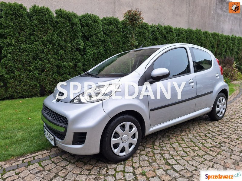 Peugeot 107  Hatchback 2010,  1.0 benzyna - Na sprzedaż za 14 700 zł - Siewierz