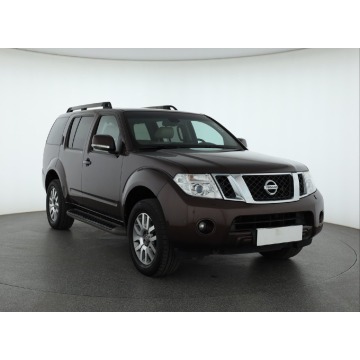 Nissan Pathfinder 2.5 dCi (186KM), 2013