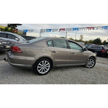 Volkswagen Passat  Sedan/Limuzyna 2011,  1.8 benzyna, automat - Na sprzedaż za 29 900 zł - Świdnica - zdjęcie 11