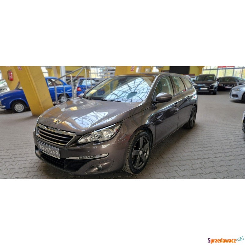 Peugeot 308 2015,  1.2 benzyna - Na sprzedaż za 34 600 zł - Mysłowice