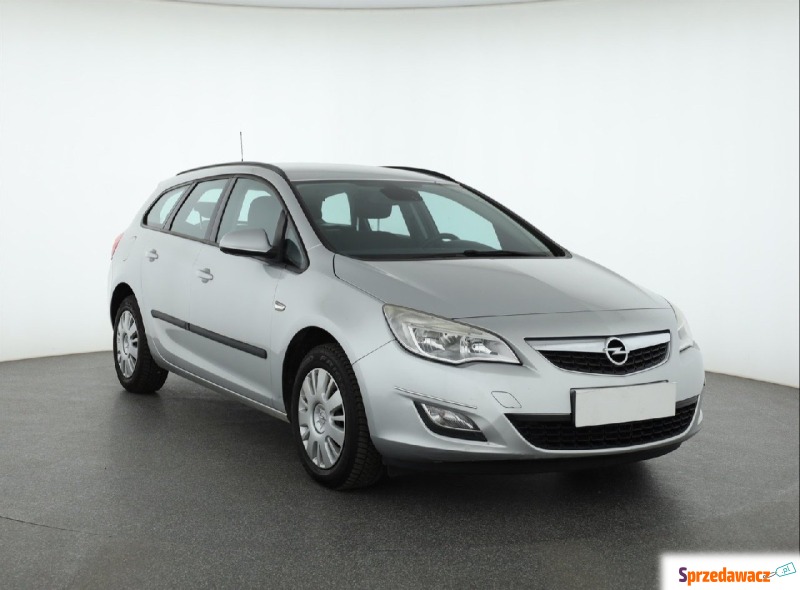 Opel Astra  Kombi 2011,  1.4 benzyna - Na sprzedaż za 18 999 zł - Łódź