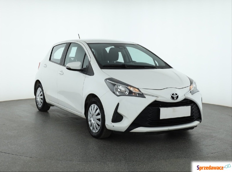 Toyota Yaris  Hatchback 2017,  1.0 benzyna - Na sprzedaż za 37 999 zł - Piaseczno