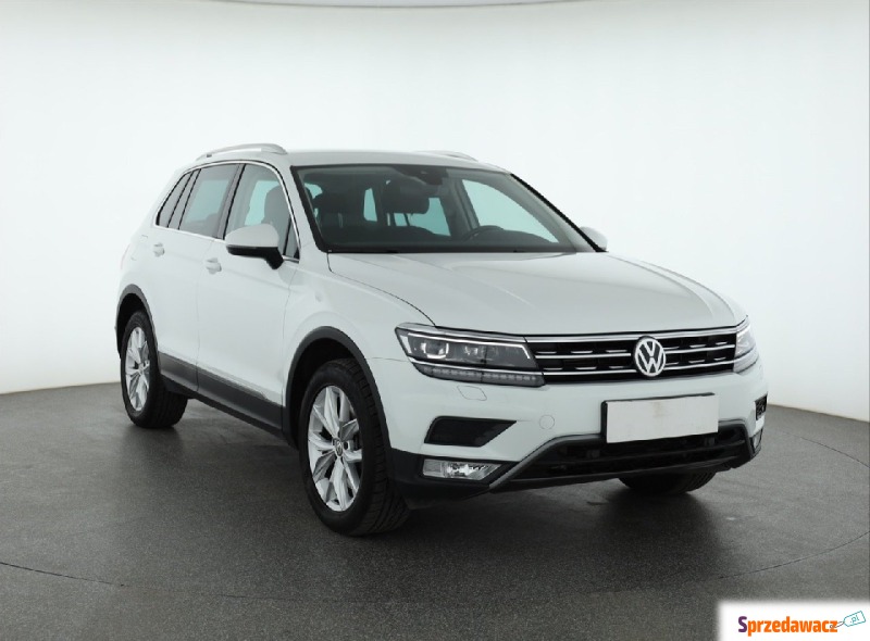 Volkswagen Tiguan  SUV 2017,  2.0 benzyna - Na sprzedaż za 77 999 zł - Piaseczno