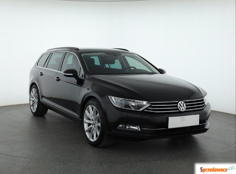 Volkswagen Passat  Kombi 2017,  2.0 diesel - Na sprzedaż za 55 999 zł - Piaseczno