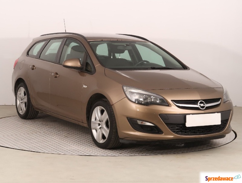 Opel Astra  Kombi 2013,  1.4 benzyna - Na sprzedaż za 27 999 zł - Gościęcin