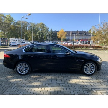Jaguar XF  Sedan/Limuzyna 2018,  2.0 diesel, automat - Na sprzedaż za 79 900 zł - Kraków - zdjęcie 4