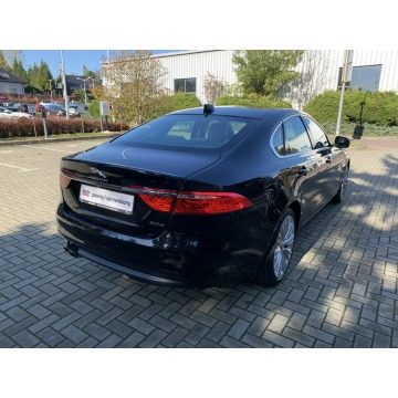 Jaguar XF  Sedan/Limuzyna 2018,  2.0 diesel, automat - Na sprzedaż za 79 900 zł - Kraków - zdjęcie 6