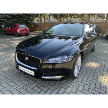 Jaguar XF  Sedan/Limuzyna 2018,  2.0 diesel, automat - Na sprzedaż za 79 900 zł - Kraków - zdjęcie 1