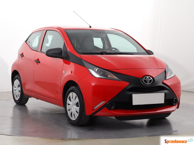 Toyota Aygo  Hatchback 2017,  1.0 benzyna - Na sprzedaż za 31 999 zł - Katowice