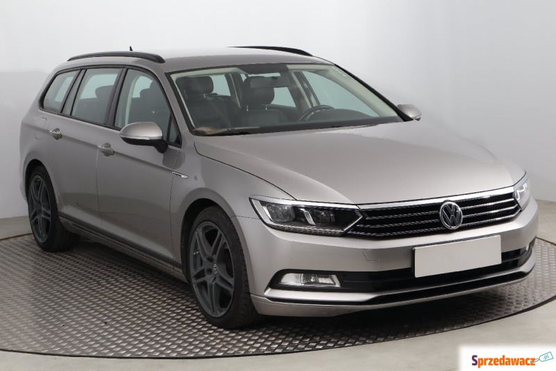 Volkswagen Passat  Kombi 2015,  1.6 diesel - Na sprzedaż za 43 999 zł - Bielany Wrocławskie