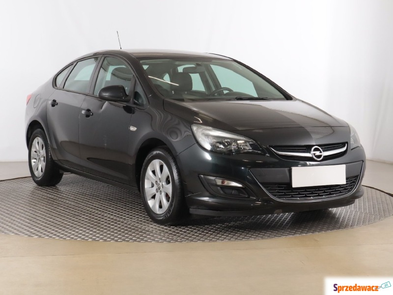 Opel Astra  Liftback 2016,  1.6 benzyna - Na sprzedaż za 38 999 zł - Zabrze