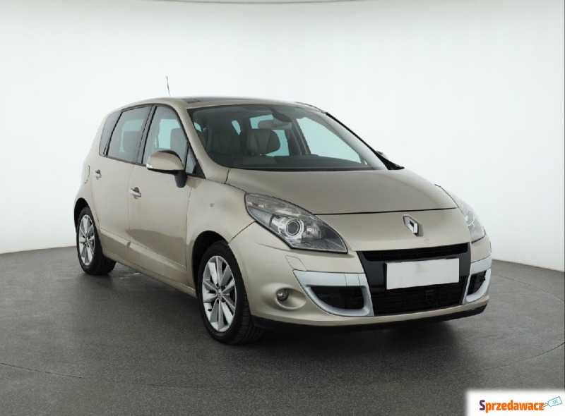 Renault Scenic  SUV 2010,  2.0 benzyna - Na sprzedaż za 23 999 zł - Piaseczno