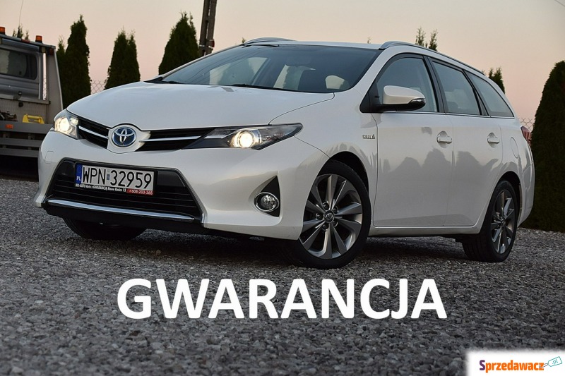 Toyota Auris 2014,  1.8 hybryda - Na sprzedaż za 44 900 zł - Nowe Kucice