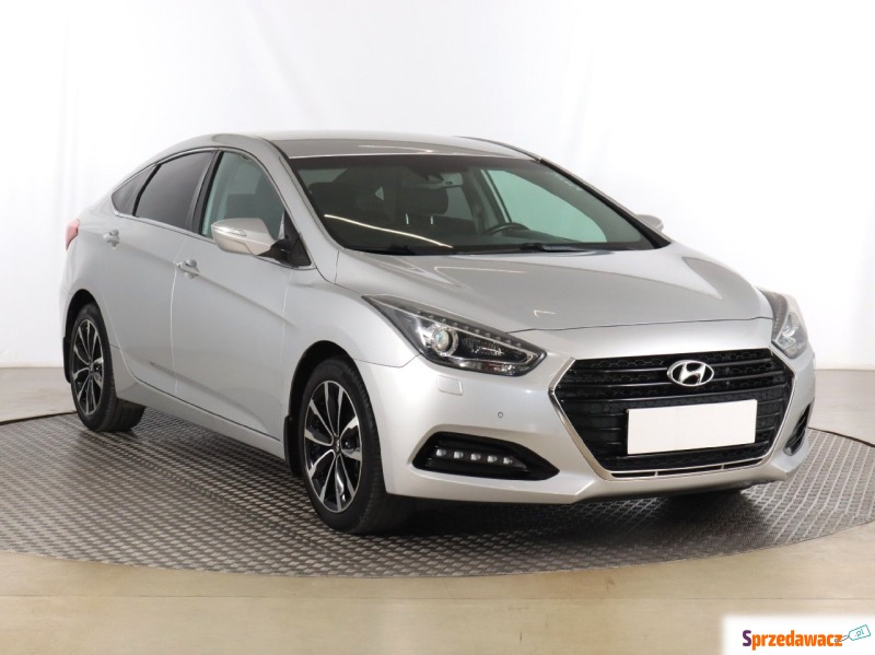 Hyundai i40  Liftback 2015,  2.0 benzyna - Na sprzedaż za 46 499 zł - Zabrze