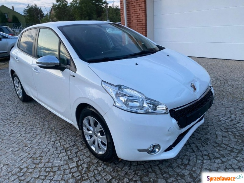 Peugeot 208  Hatchback 2015,  1.2 benzyna - Na sprzedaż za 18 900 zł - Kowale Księże