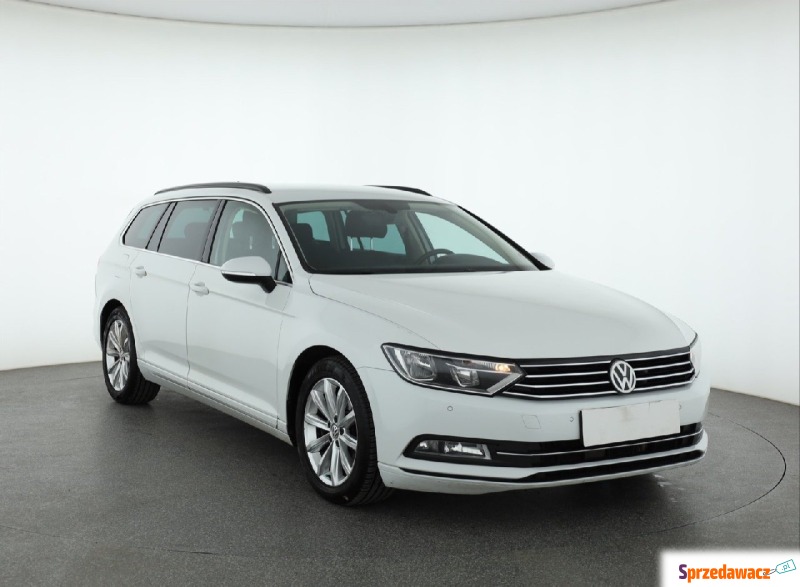 Volkswagen Passat  Kombi 2016,  2.0 diesel - Na sprzedaż za 45 999 zł - Piaseczno