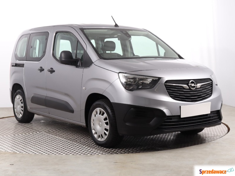 Opel Combo  Pick-up 2020,  1.5 diesel - Na sprzedaż za 45 999 zł - Katowice